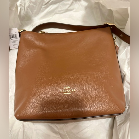 Women’s Coach Val Duffle bag in Redwood refunded pebble leather NWT. 9x11.5x4.5 - Picture 2 of 16